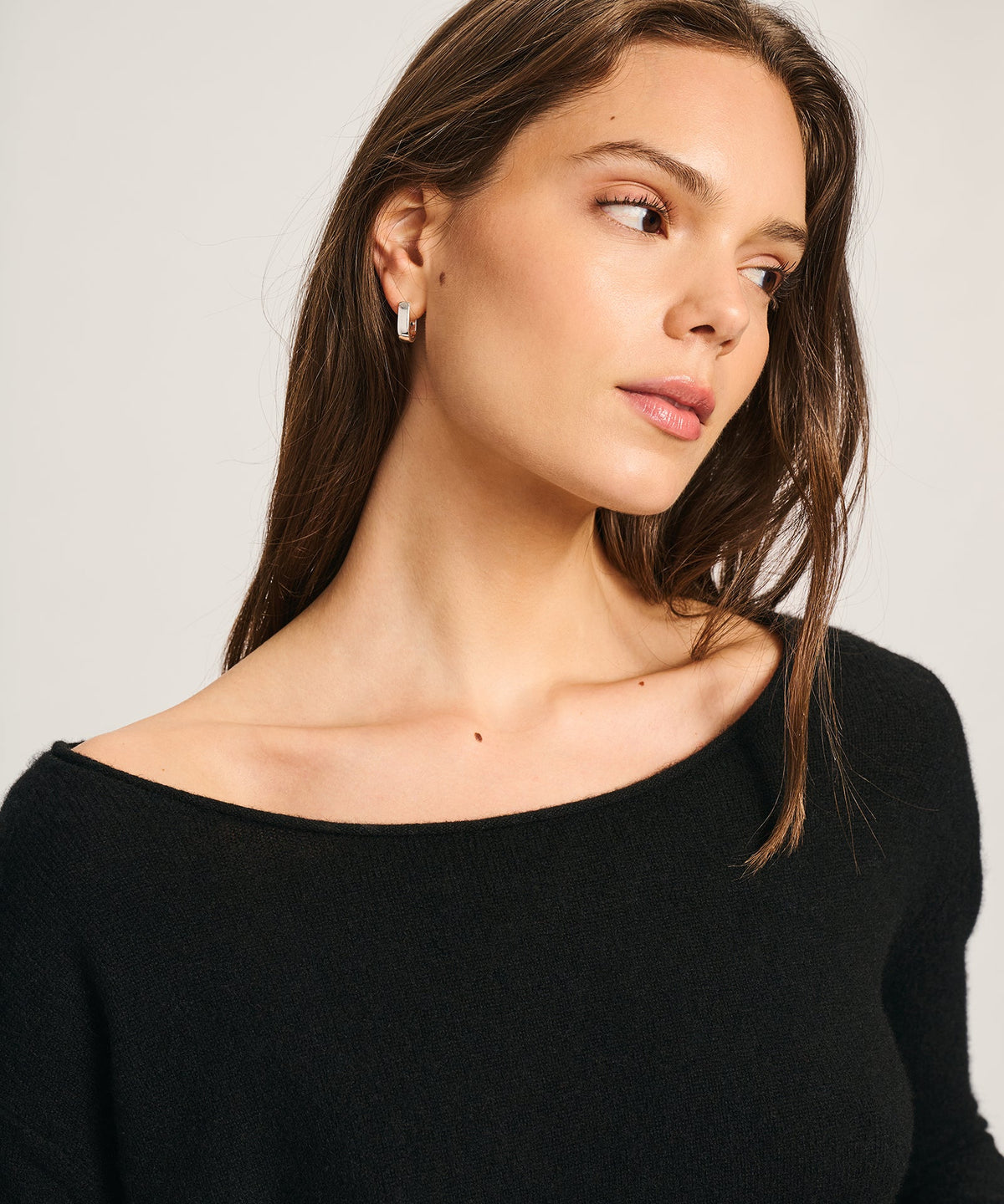 Lightweight Cashmere Boatneck Sweater