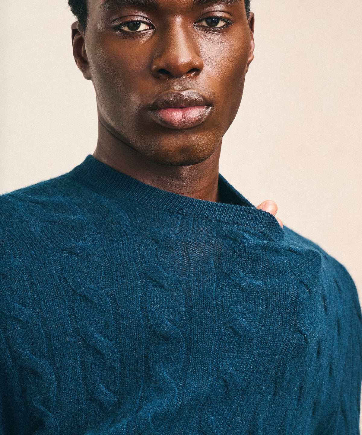 Lightweight Cashmere Cable Crewneck Sweater