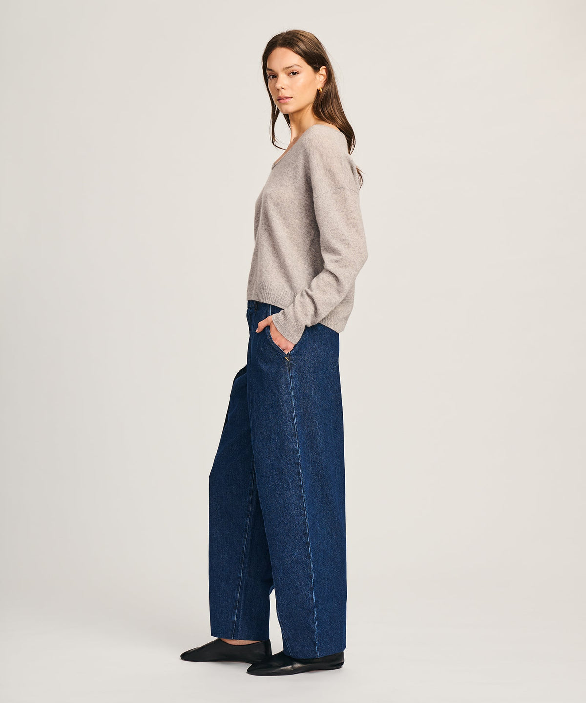 Lightweight Cashmere V-Neck Sweater
