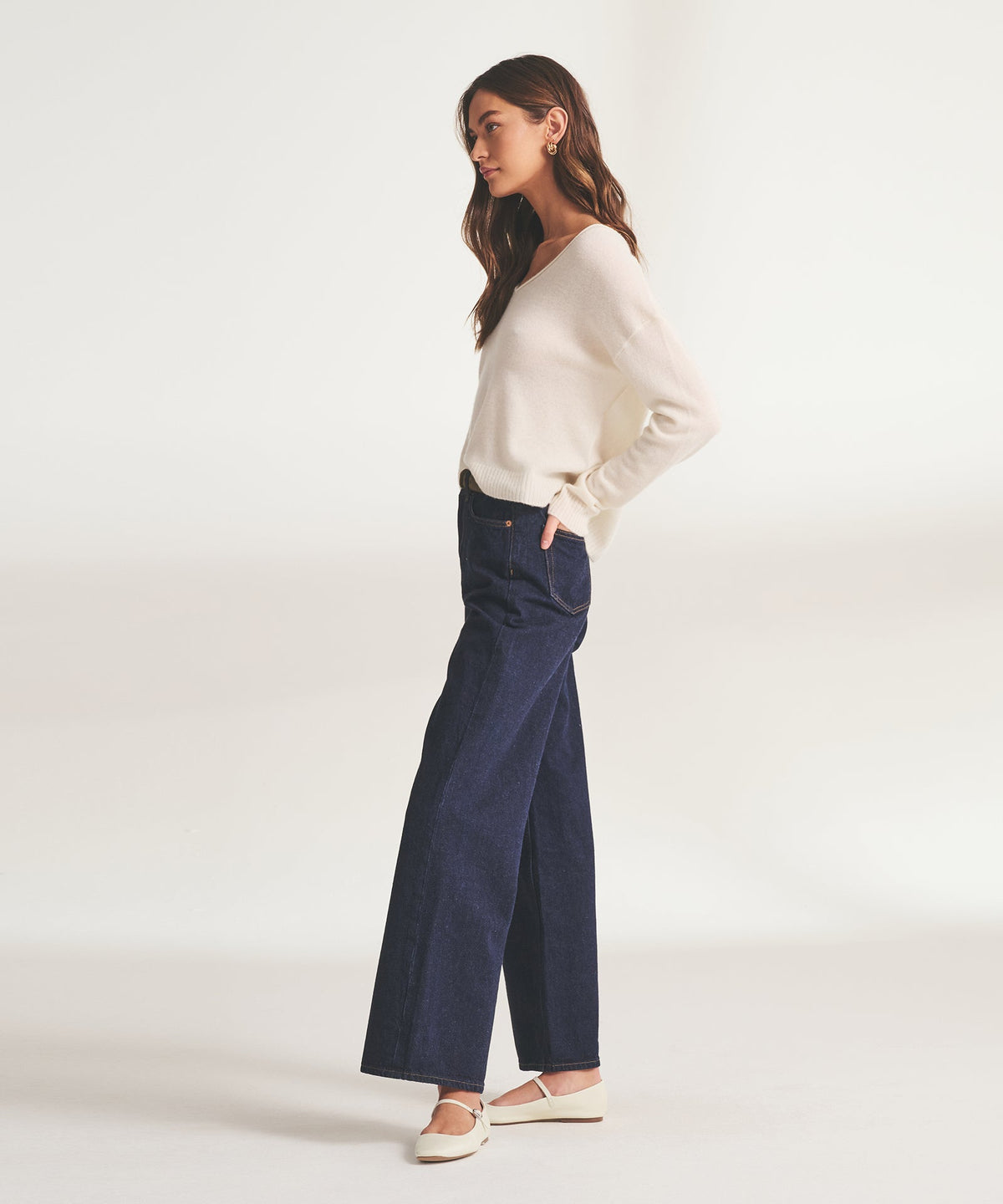 Lightweight Cashmere V-Neck Sweater