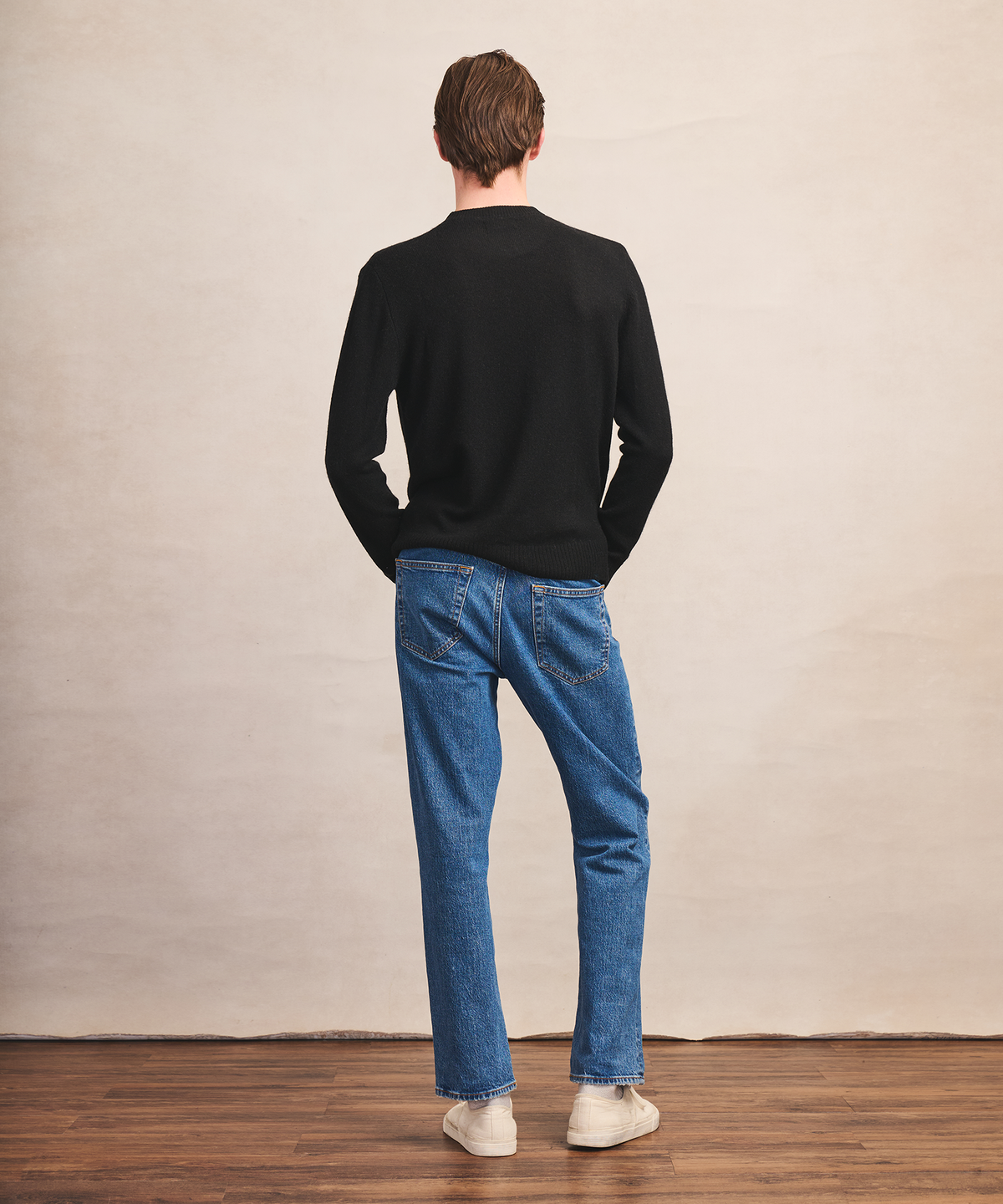 Lightweight Cashmere Crewneck Sweater