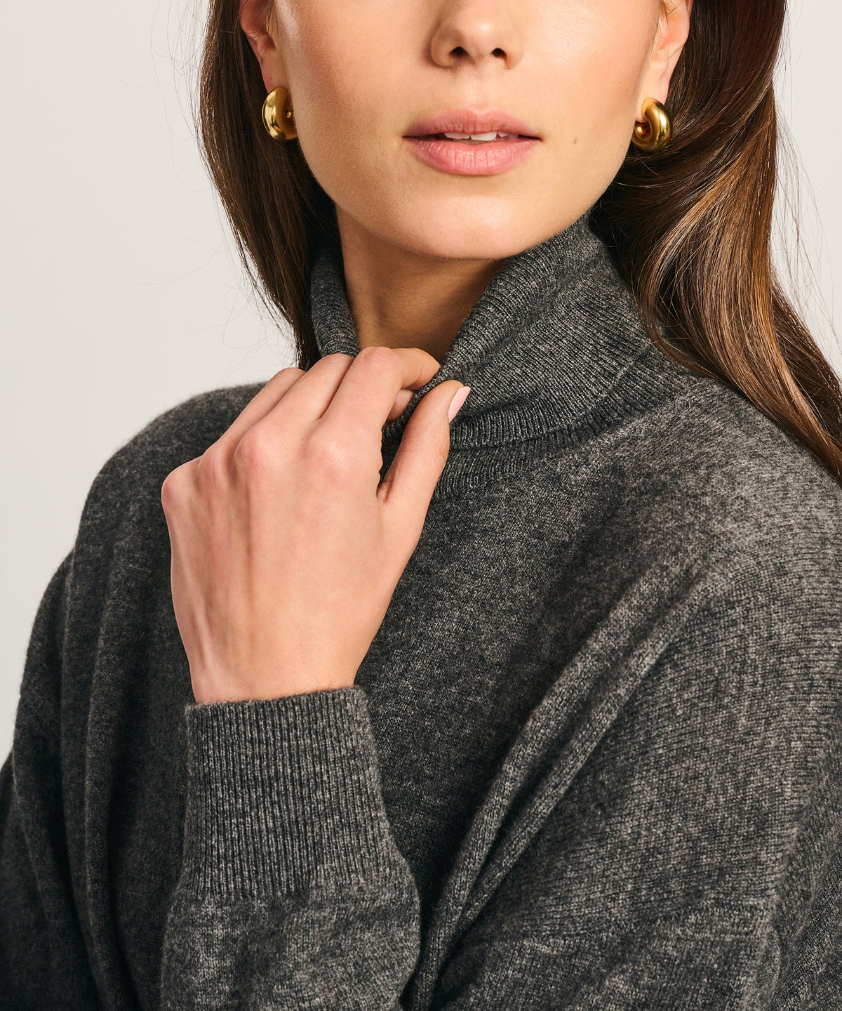 Signature Cashmere Boxy Turtleneck Sweater