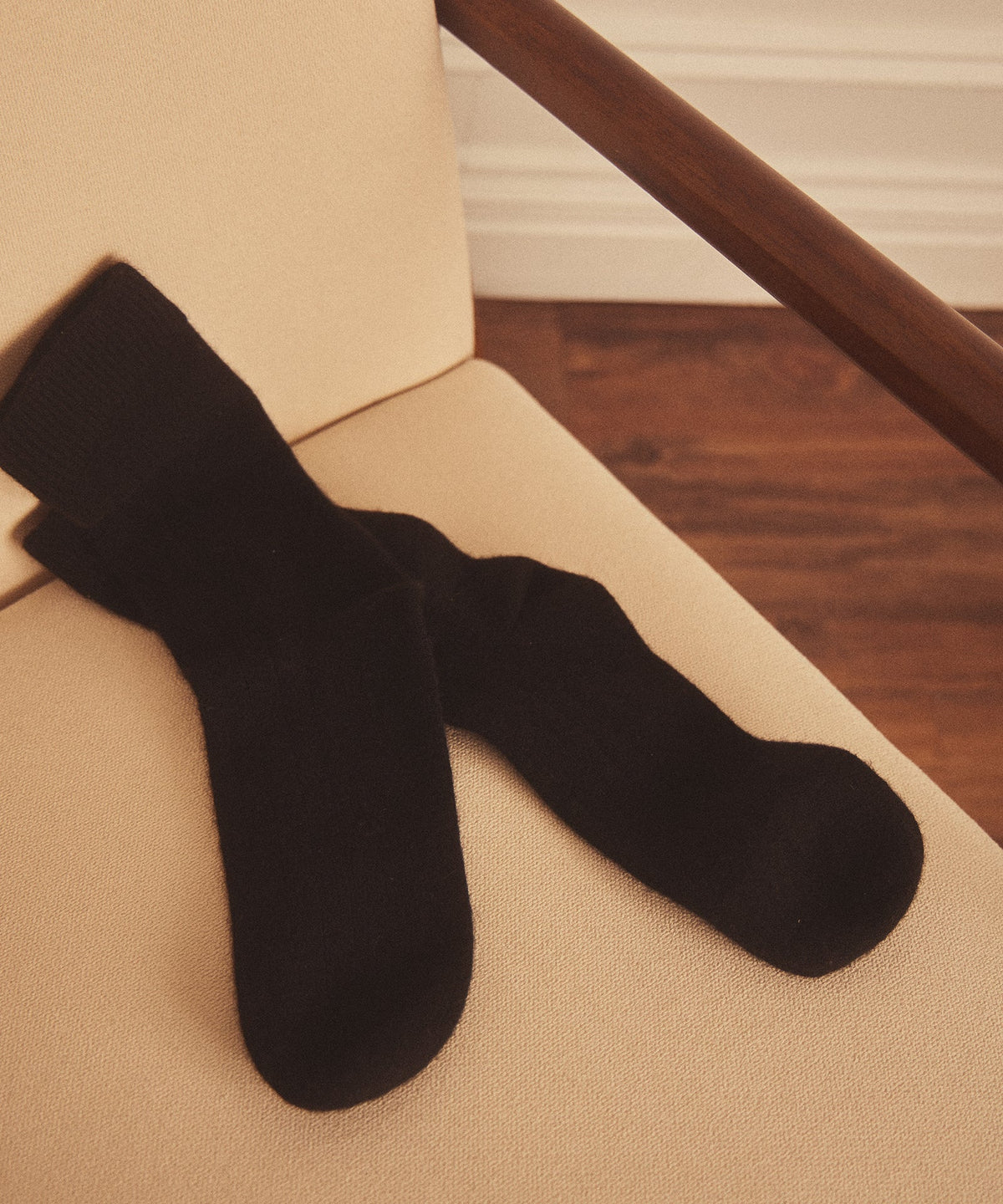 Signature Cashmere Ribbed Socks