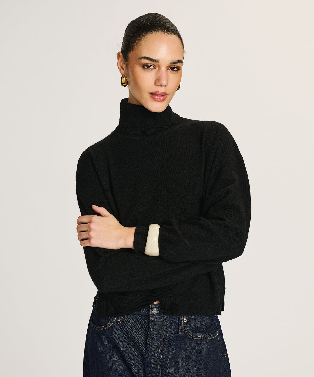 Signature Cashmere Boxy Turtleneck Sweater