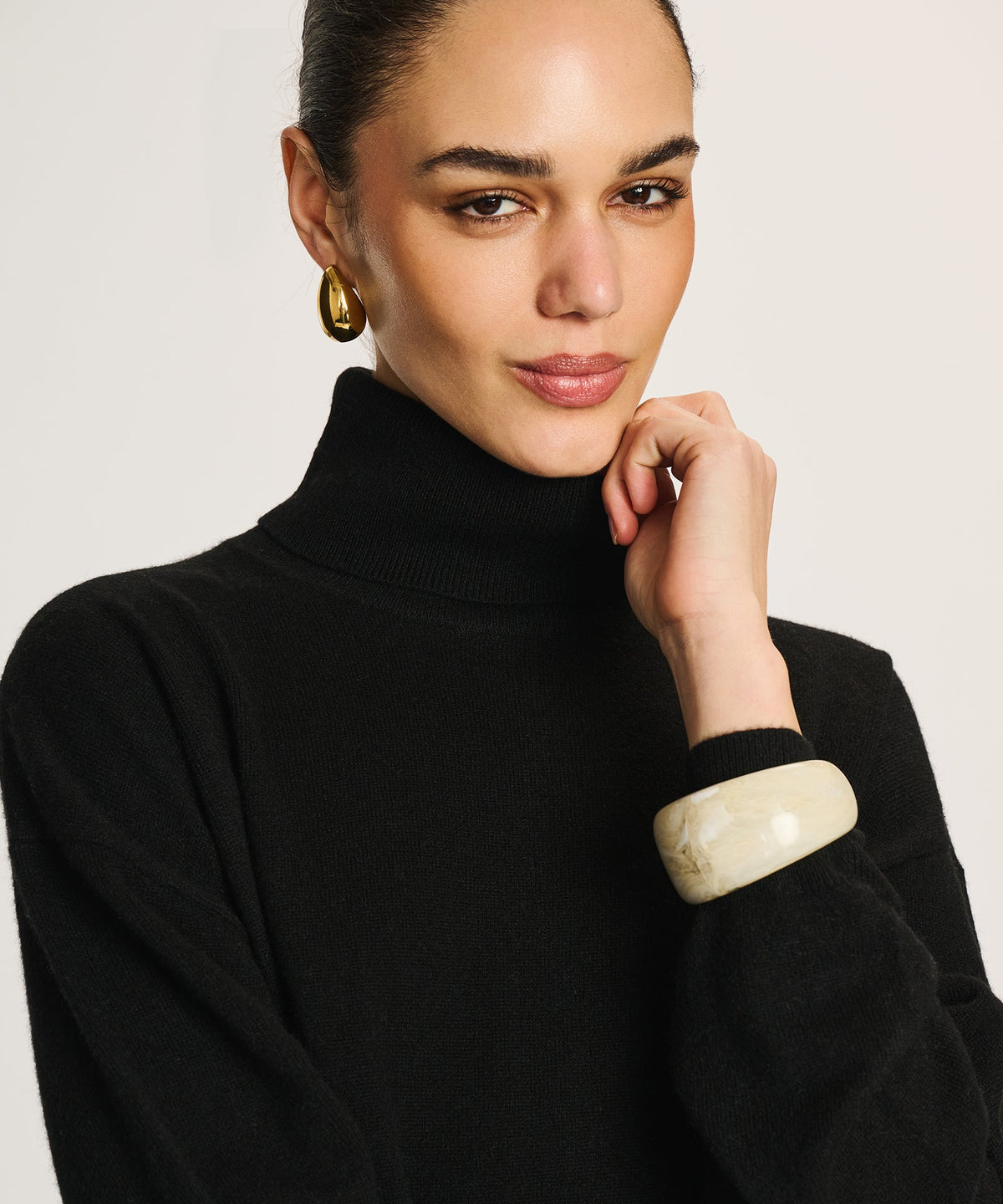 Signature Cashmere Boxy Turtleneck Sweater