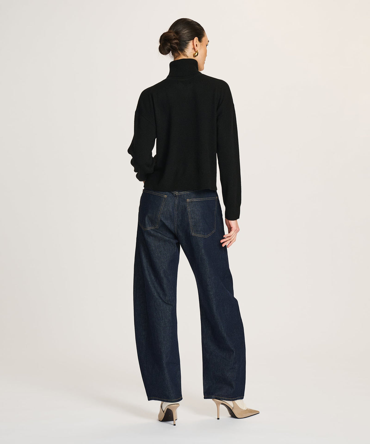 Signature Cashmere Boxy Turtleneck Sweater