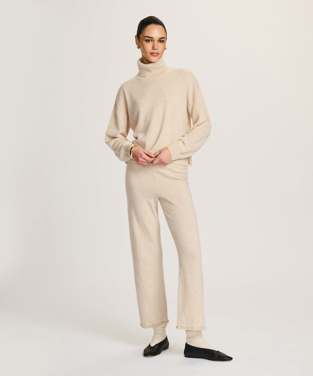 Signature Cashmere Boxy Turtleneck Sweater