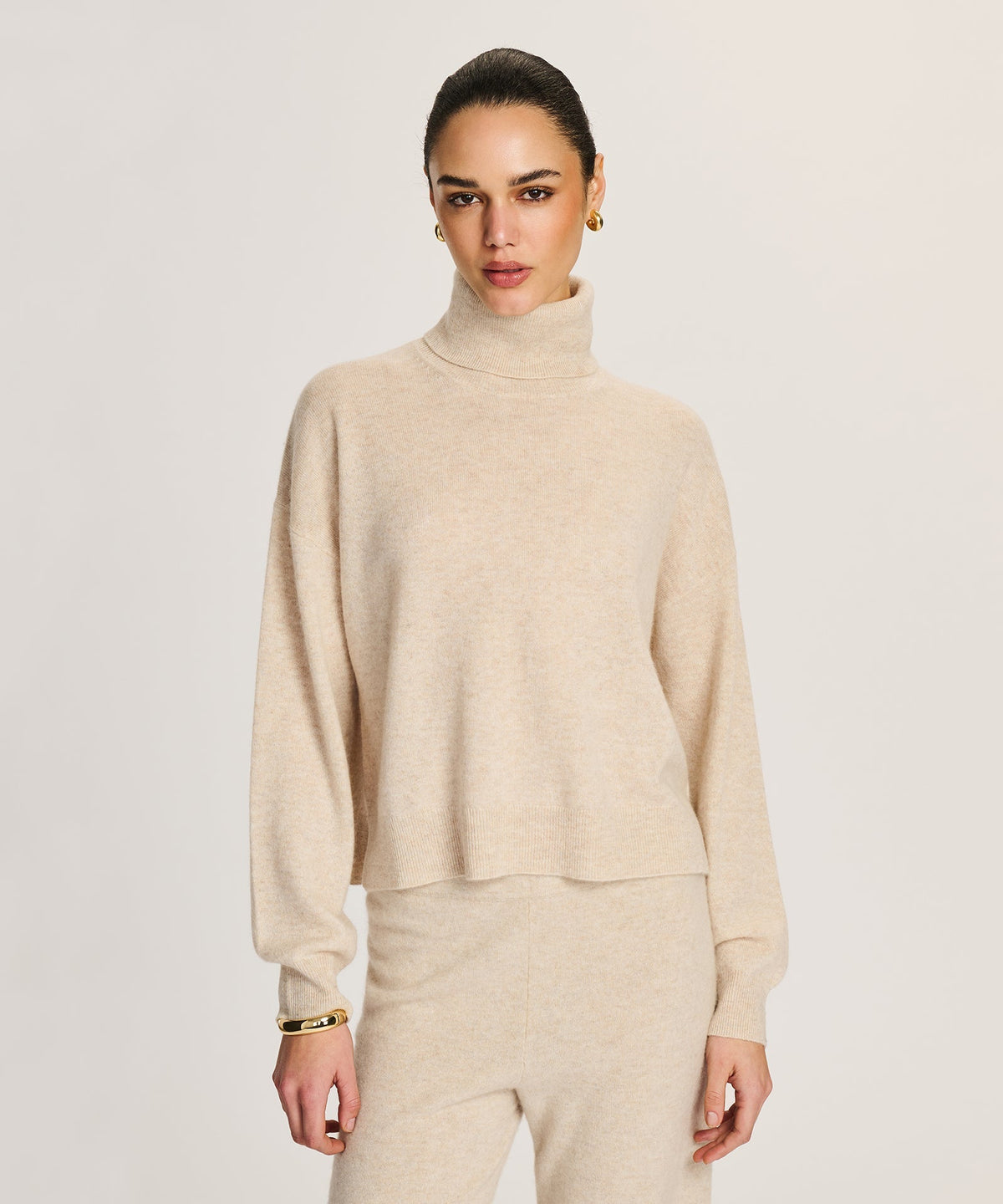Signature Cashmere Boxy Turtleneck Sweater