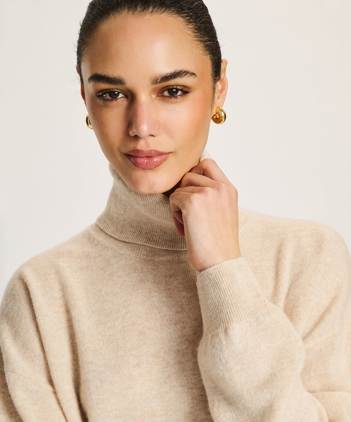 Signature Cashmere Boxy Turtleneck Sweater