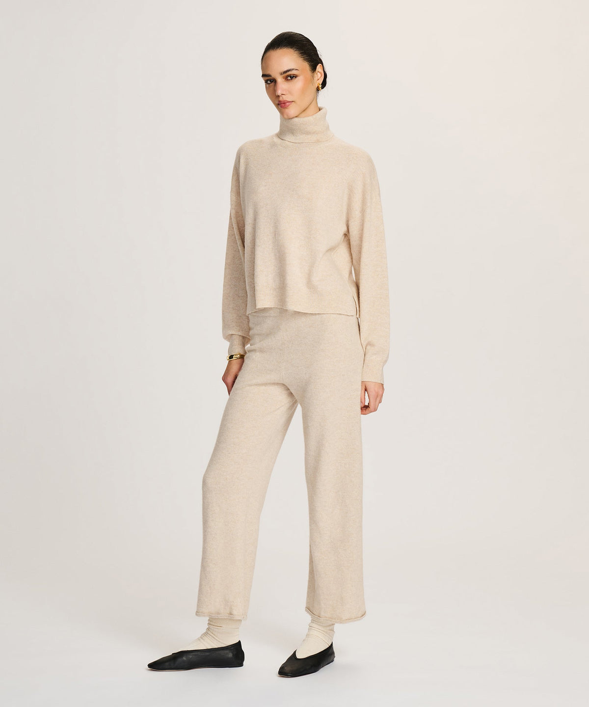 Signature Cashmere Boxy Turtleneck Sweater