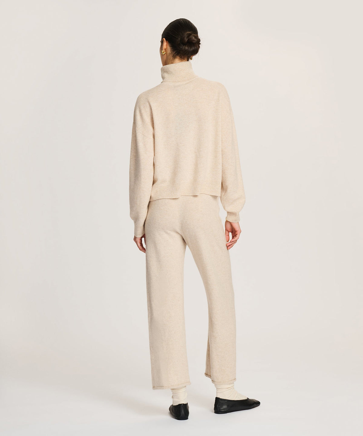 Signature Cashmere Boxy Turtleneck Sweater