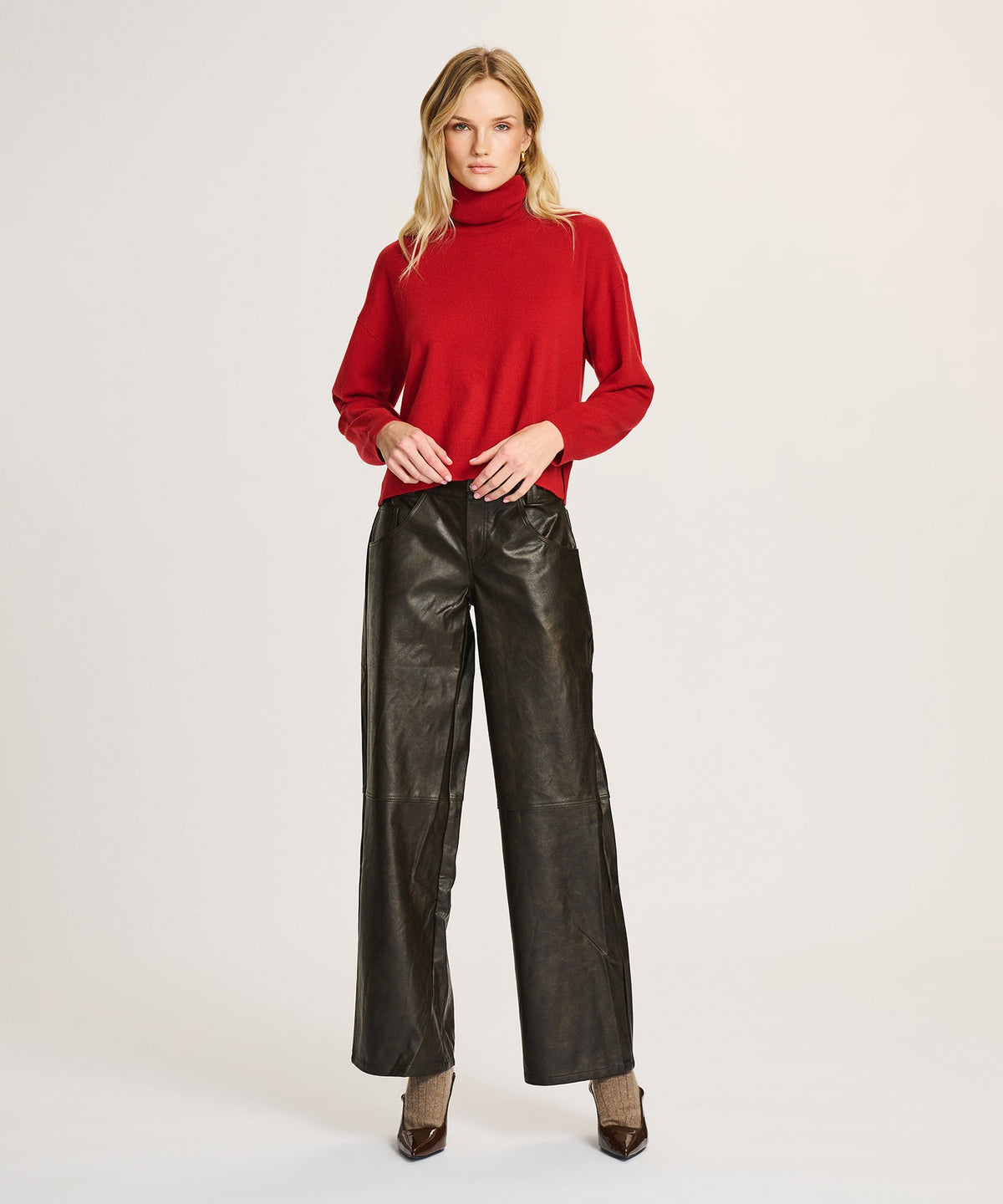 Signature Cashmere Boxy Turtleneck Sweater