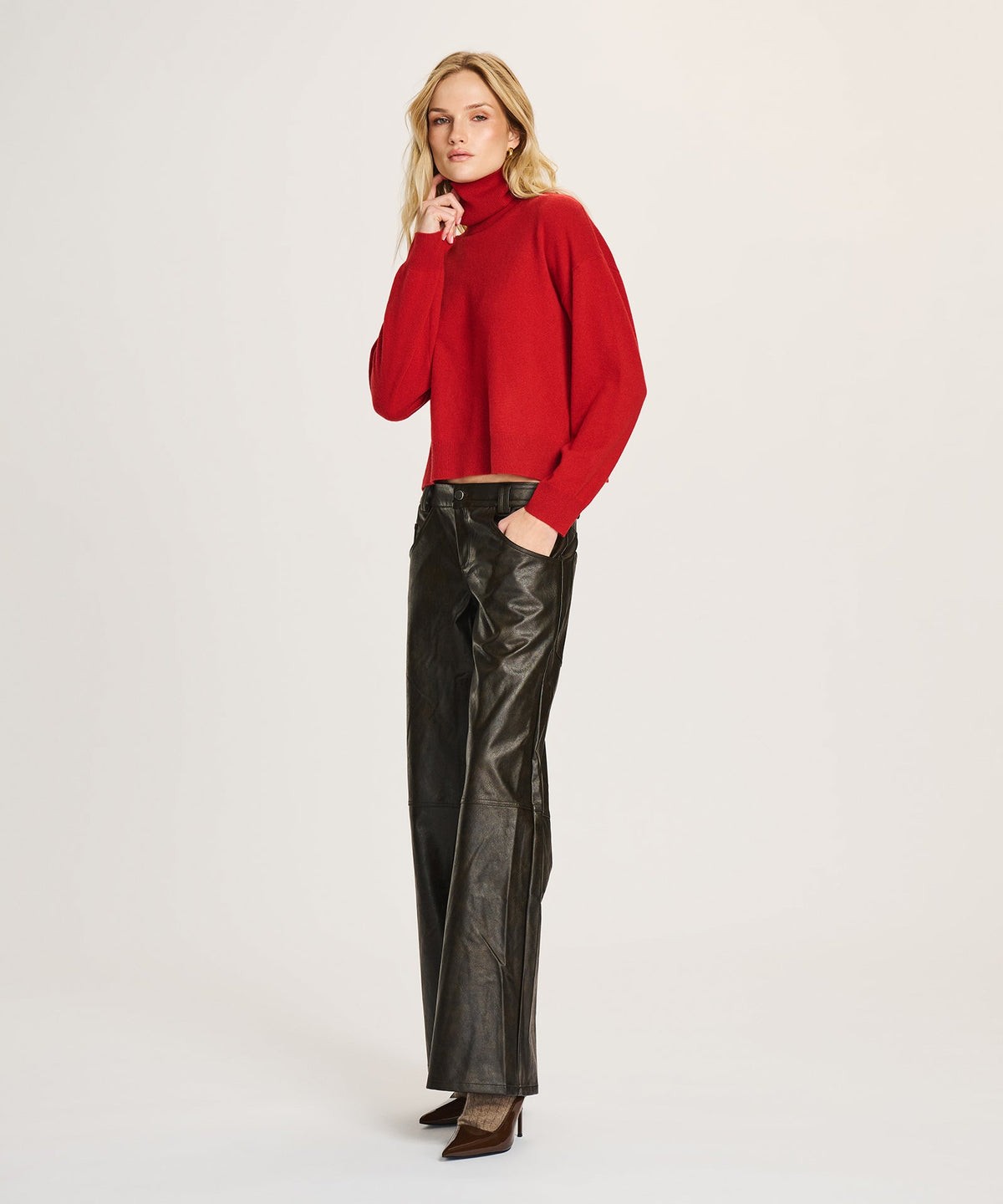 Signature Cashmere Boxy Turtleneck Sweater