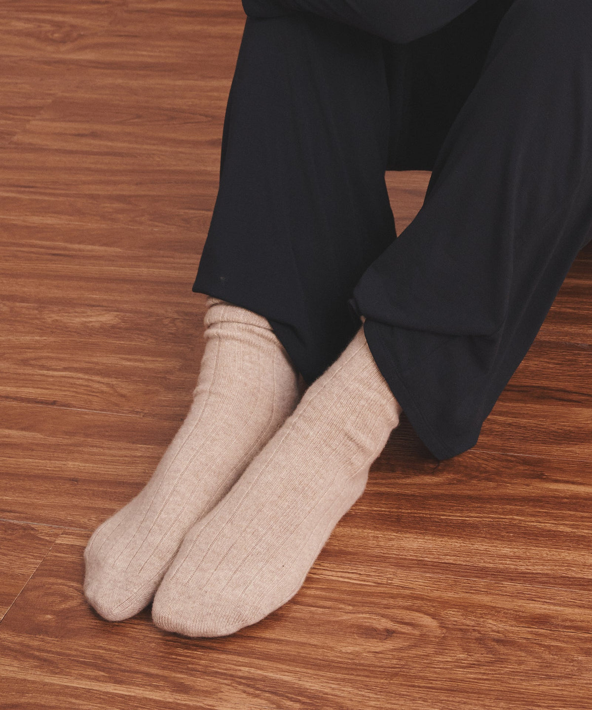 Signature Cashmere Ribbed Socks