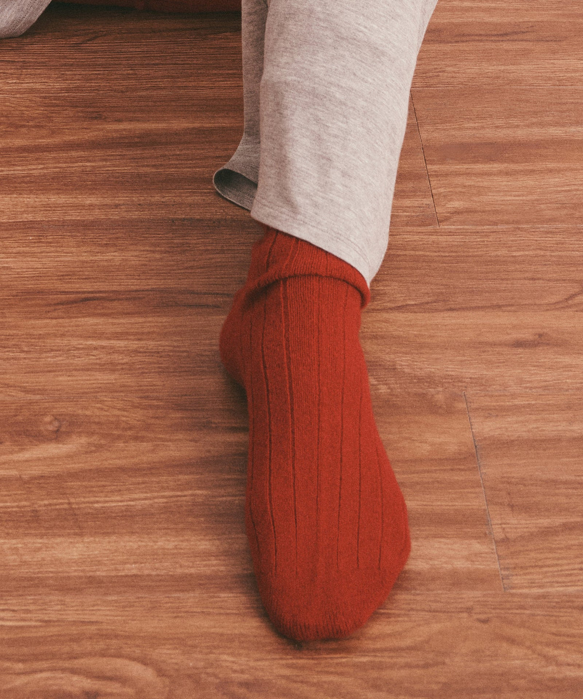 Signature Cashmere Ribbed Socks